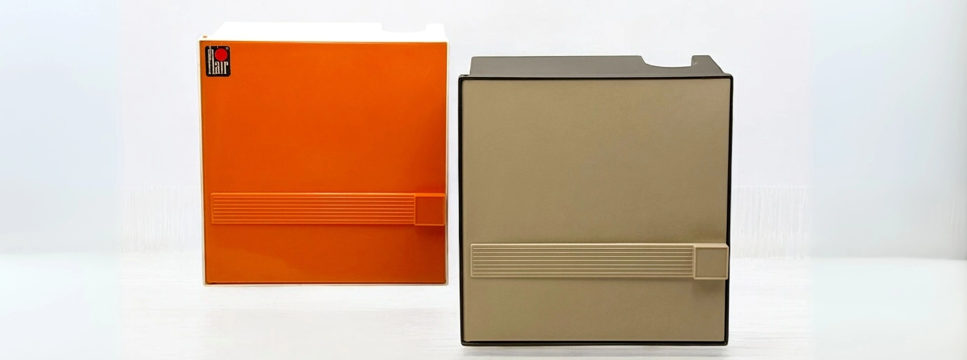 Vintage wall mounted storage cabinets by Flair, made in glossy molded plastic, 1970s Dutch design