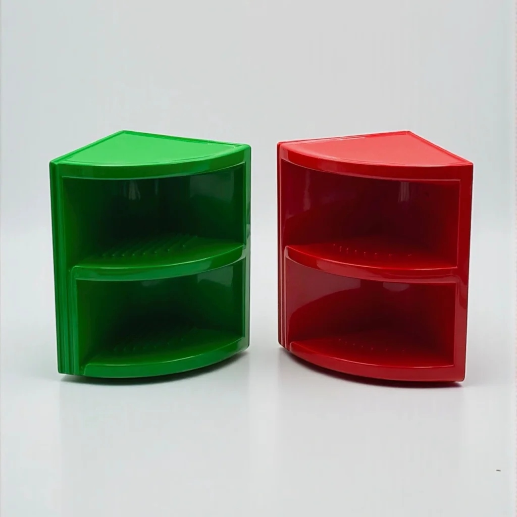 Gedy Wall Shelves by Makio Hasuike in red and green 1970s